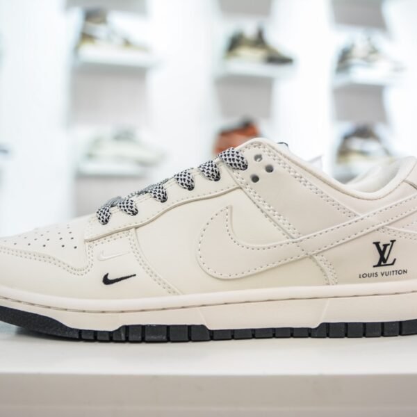 NK Dunk Low LV - Sneakers