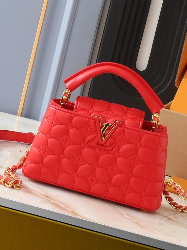 LV Capucines BB – Bag – Red