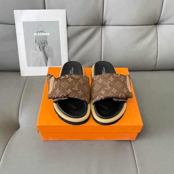 LV Paseo Flat Comfort Mule Monogram - Slides