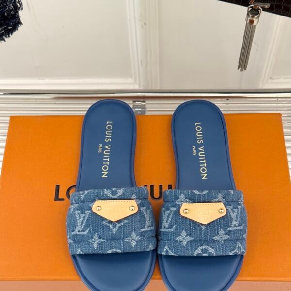 LV Pool Pillow Comfort - Slides