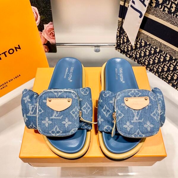 LV Pool Pillow Comfort - Slides