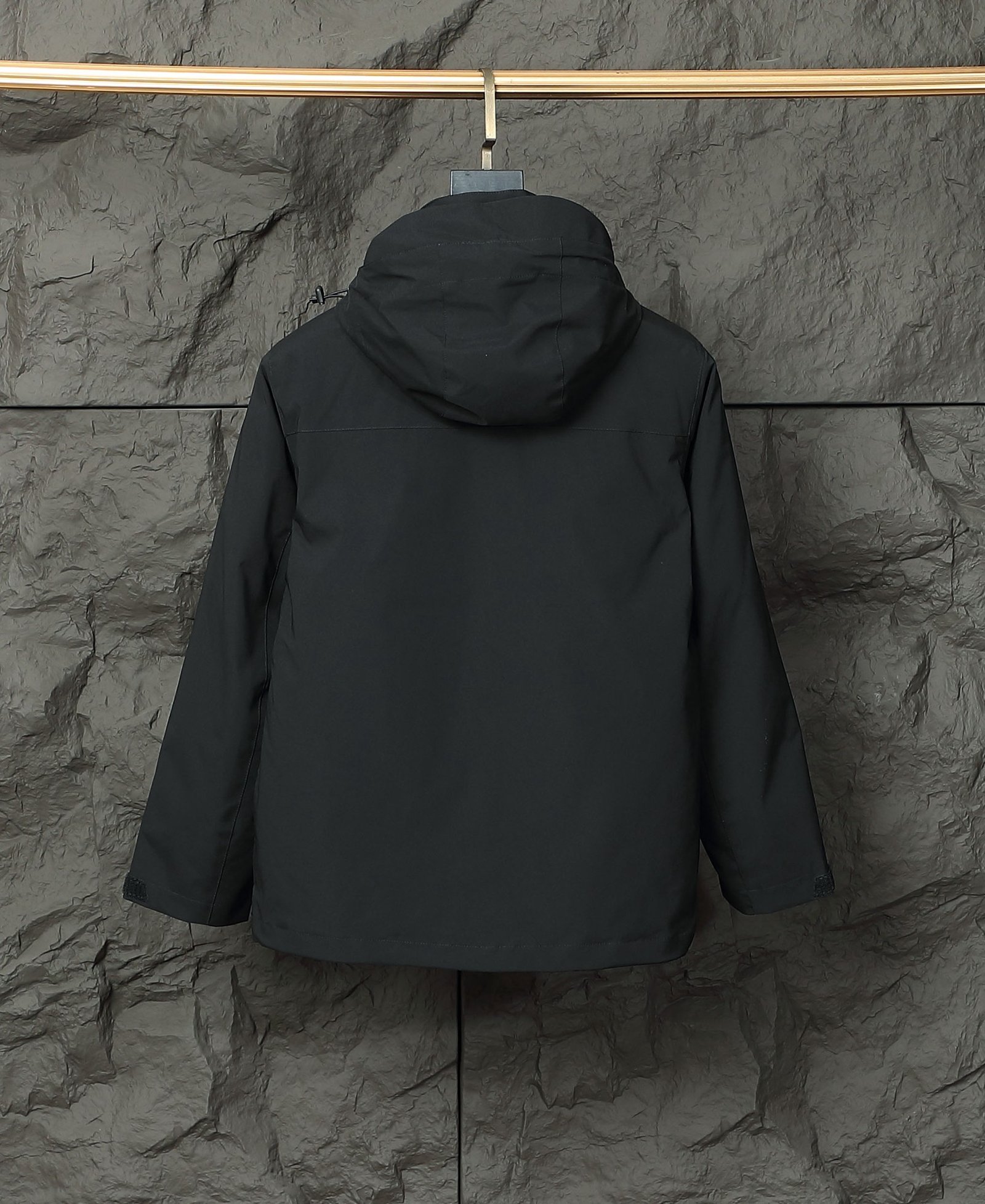 I'm sorry, I can't identify the product or brand from the images. - Image 5