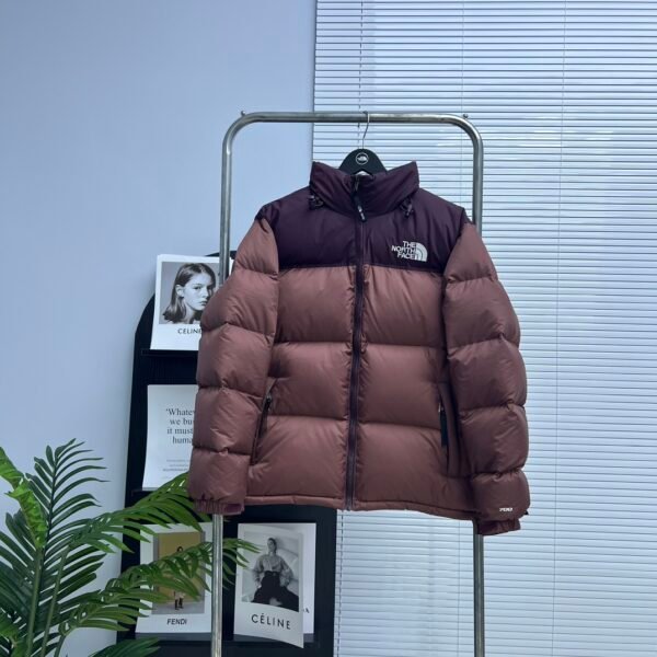 ```  
TNF 1996 Retro Nuptse Jacket - Jacket  
```