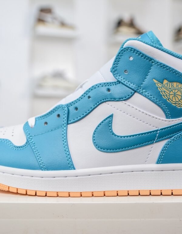 NK Air Jordan 1 Mid – Sneakers