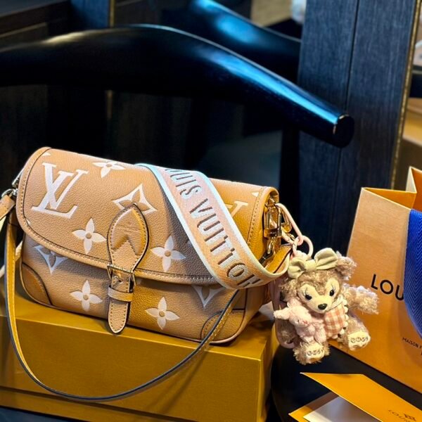 LV Dauphine Monogram - Bag