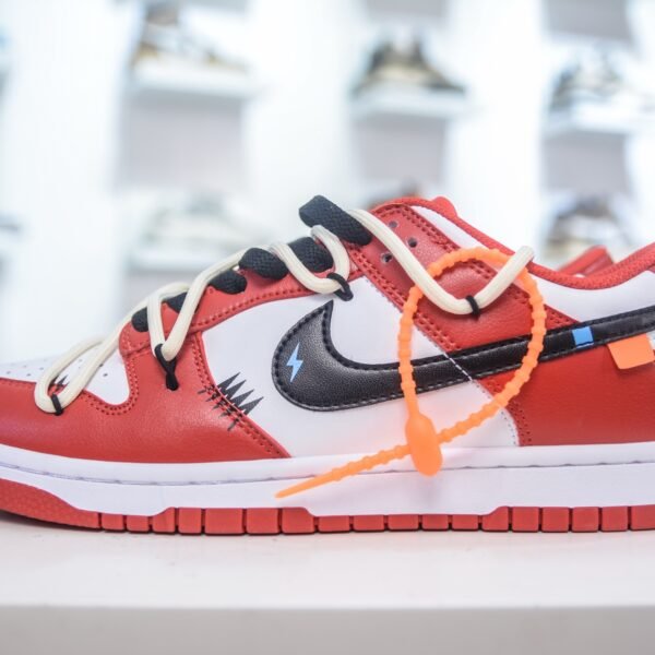NK Dunk Low OW University Red - Sneakers
