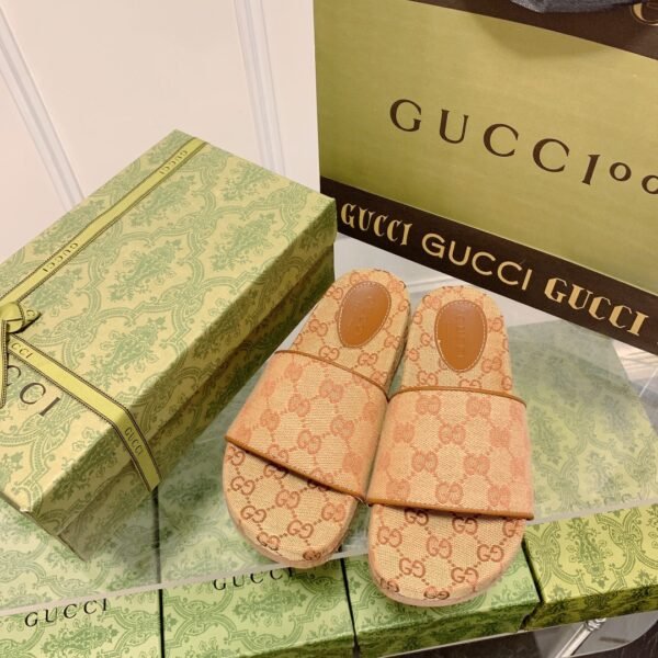 GG GG Canvas Slide - Slides