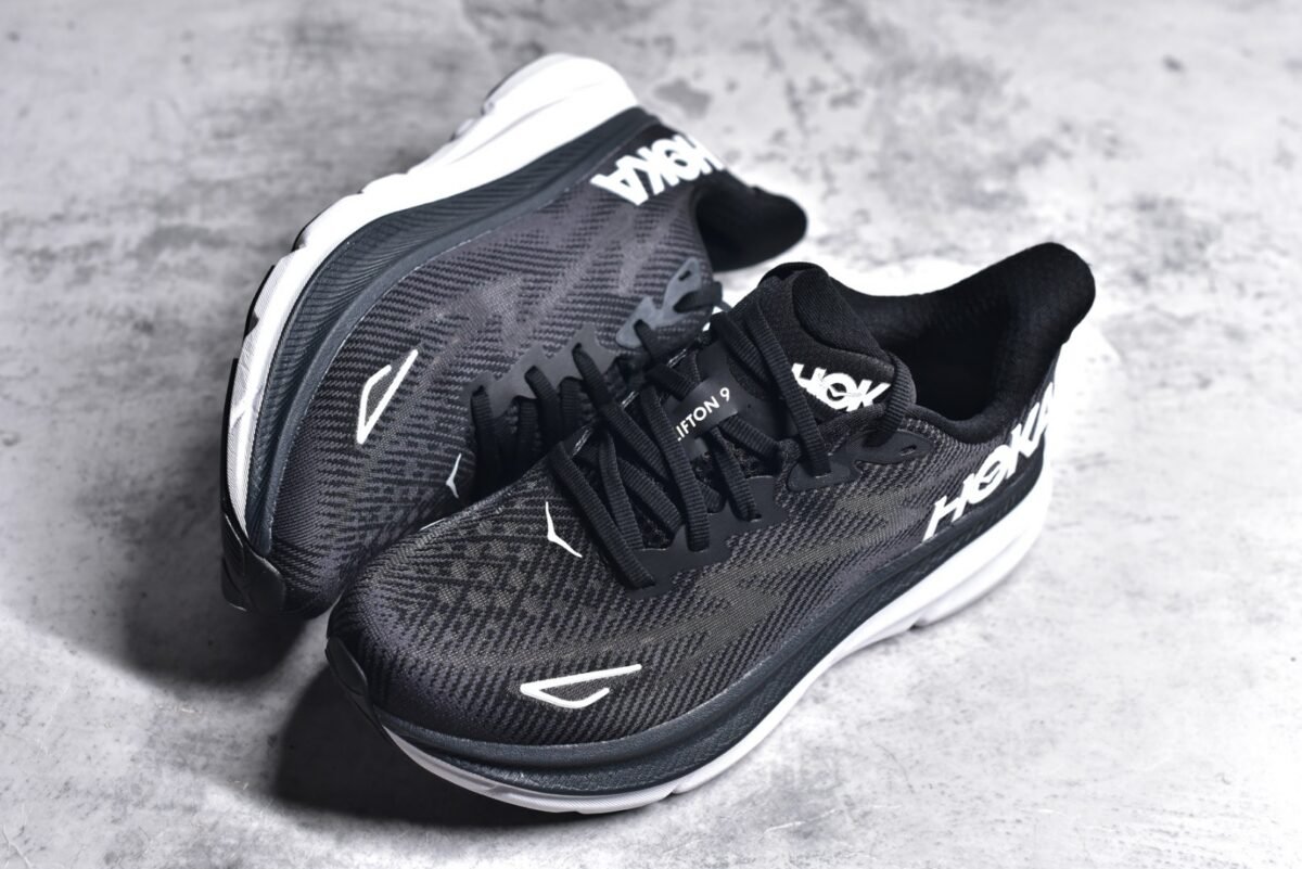 HOKA Clifton 8 – Sneaker — 7