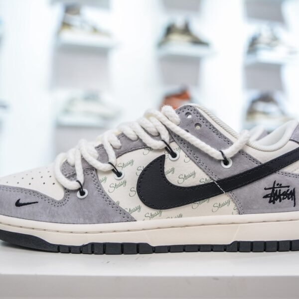 NK SB Dunk Low Stussy - Sneakers