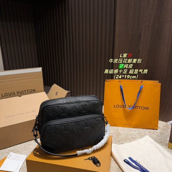 LV Outdoor Messenger - Bag