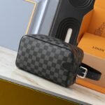 LV Toiletry Pouch 26 – Borsa