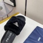 PR Furry Logo Slides Black – Slide