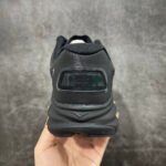 NB Fresh Foam More v4 – Sneakers