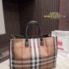 BBR Vintage Check Medium Title - Bag · Ref. BA27609