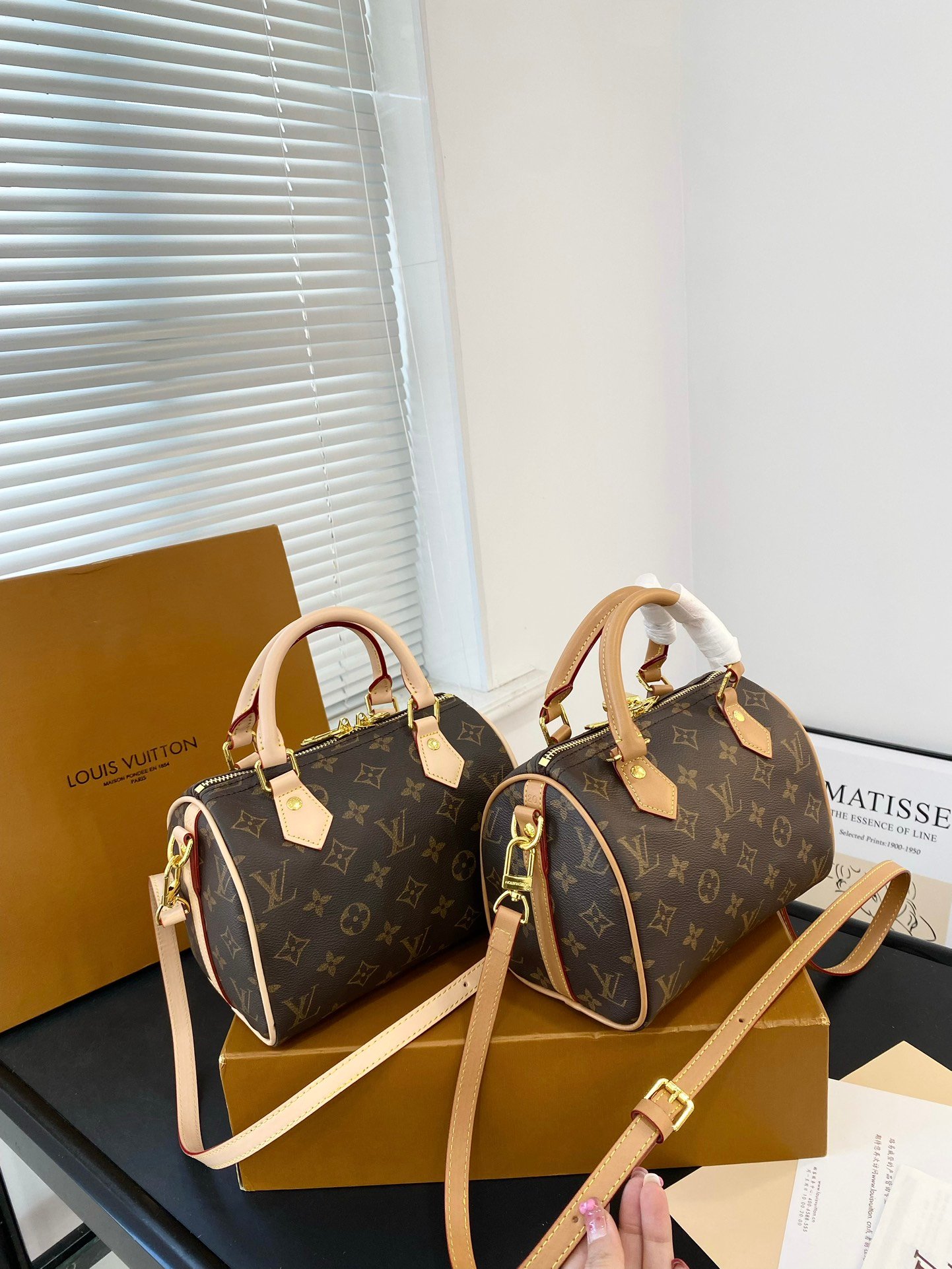 LV Speedy Bandoulière 20 Monogram - Bag - Image 3