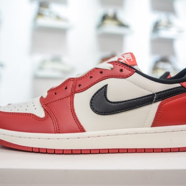 NK Air Jordan 1 Low OG White/Red/Black - Sneakers