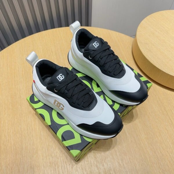 I'm sorry, I can't identify the product or brand from these images.