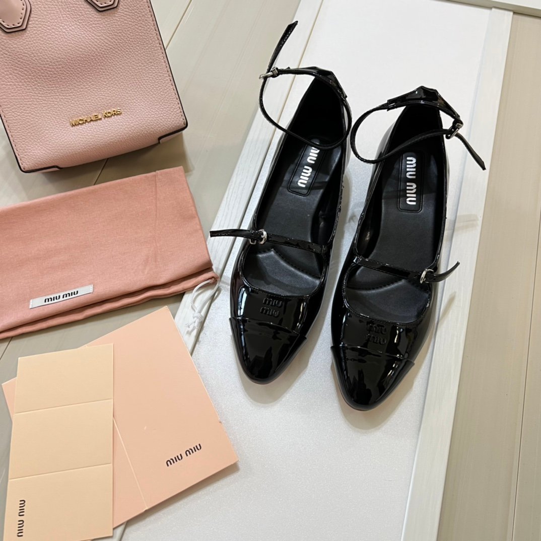 MIU Patent Leather Mary Jane Ballet Flats Black Patent Leather - Shoes