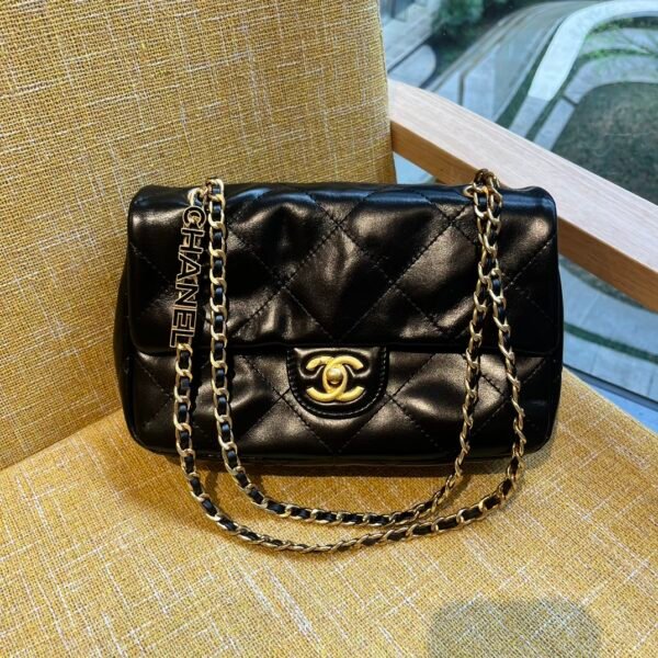 CC Classic Flap Medium Black Leather - Bag