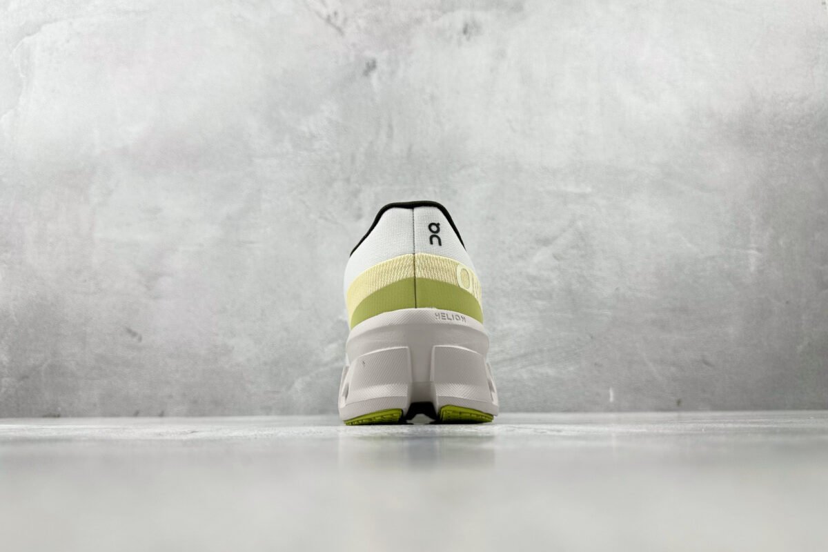 ON Cloudmonster – Sneaker – Weiss — 9