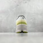 ON Cloudmonster – Sneakers – White