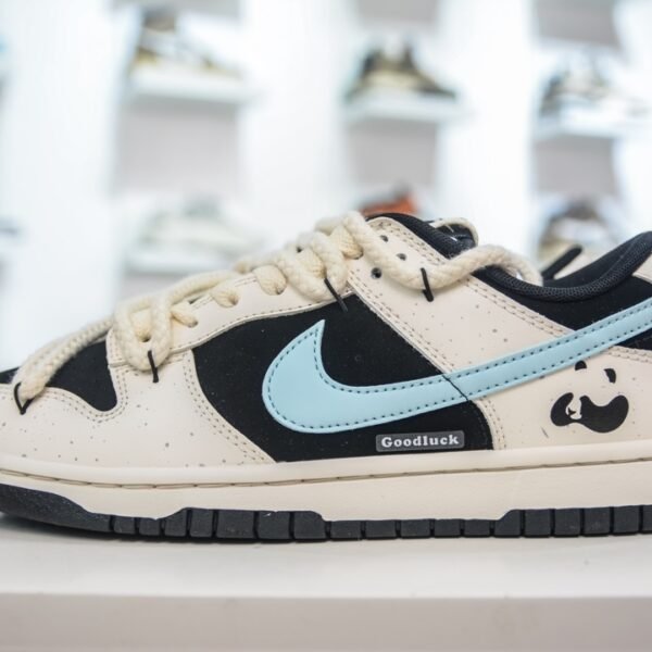 NK Dunk Low Panda Pigeon - Sneakers