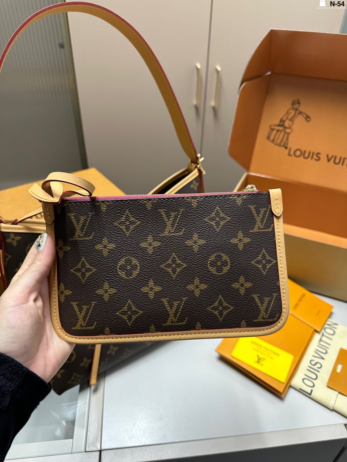 LV Carryall Monogram - Bag - Image 6