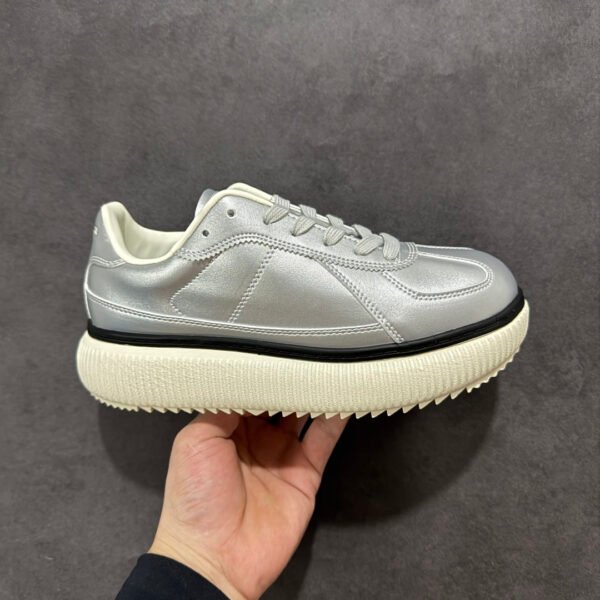 ```OW DELECITY - Sneakers```