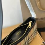BBR Vintage Check Baguette Beige/Black – Bag