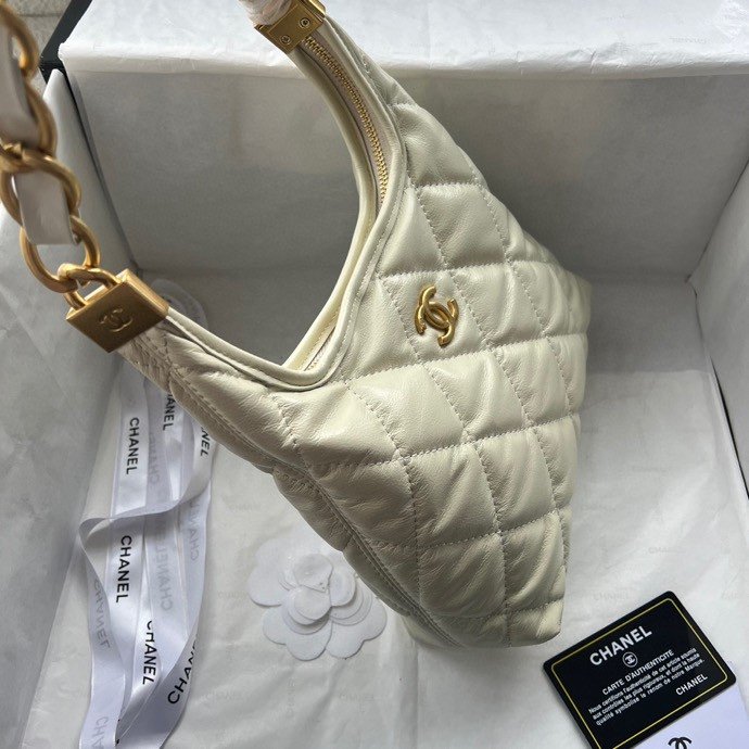 CC 19 Hobo White Lambskin - Bag - Image 8