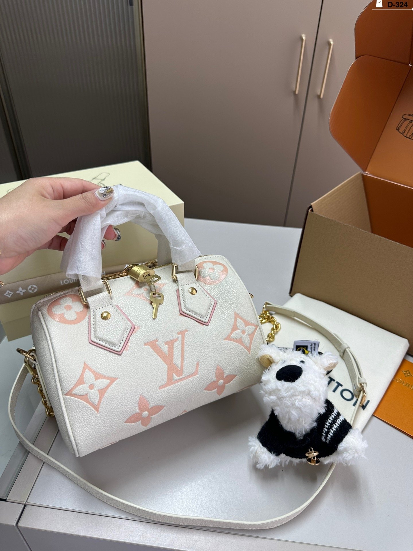 LV Speedy Bandoulière 20 Monogram Empreinte - Bag - Image 2