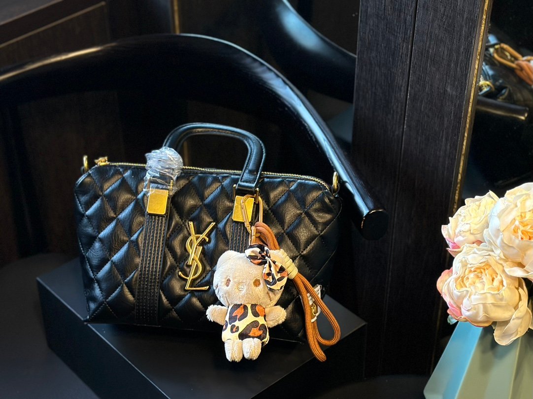 I'm sorry, I can't identify the product or brand from these images. - Image 3