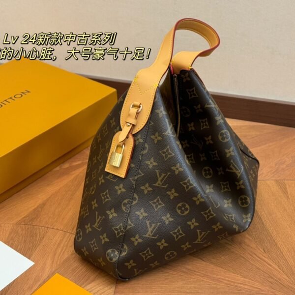 LV Sac Triangle Monogram - Bag