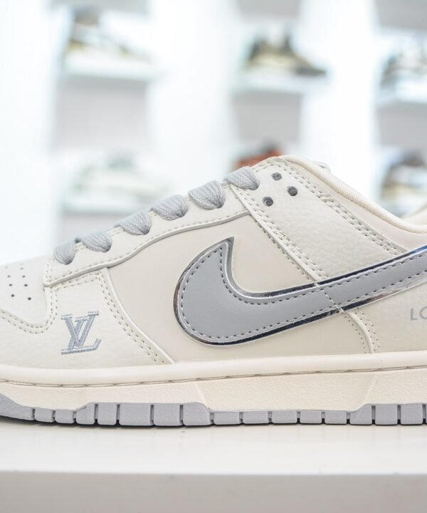 LV NK Air Force 1 Low – Sneaker – Beige