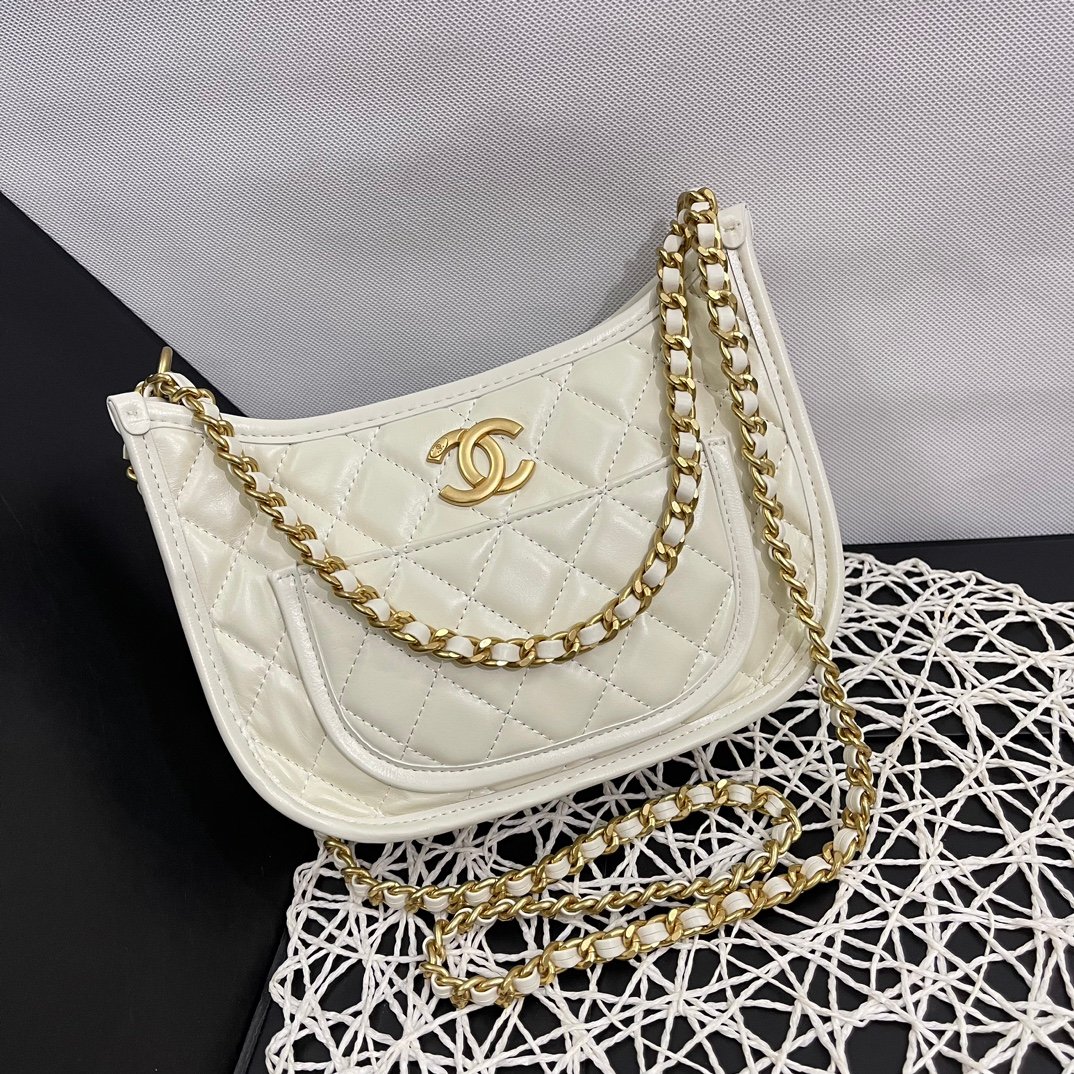 CC 19 Flap Small White Patent Leather - Bag