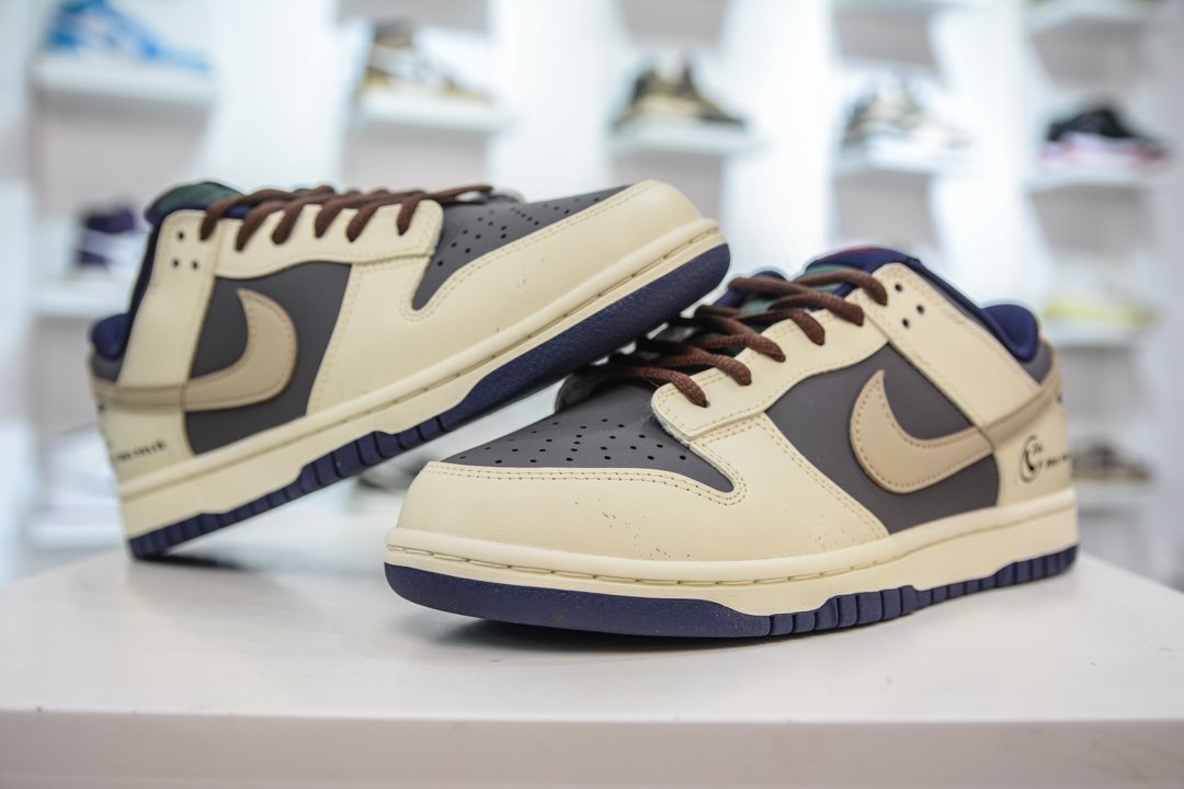 NK Dunk Low SP 24 Kilates x SBTG Dark Grey/Beige - Sneakers - Image 4