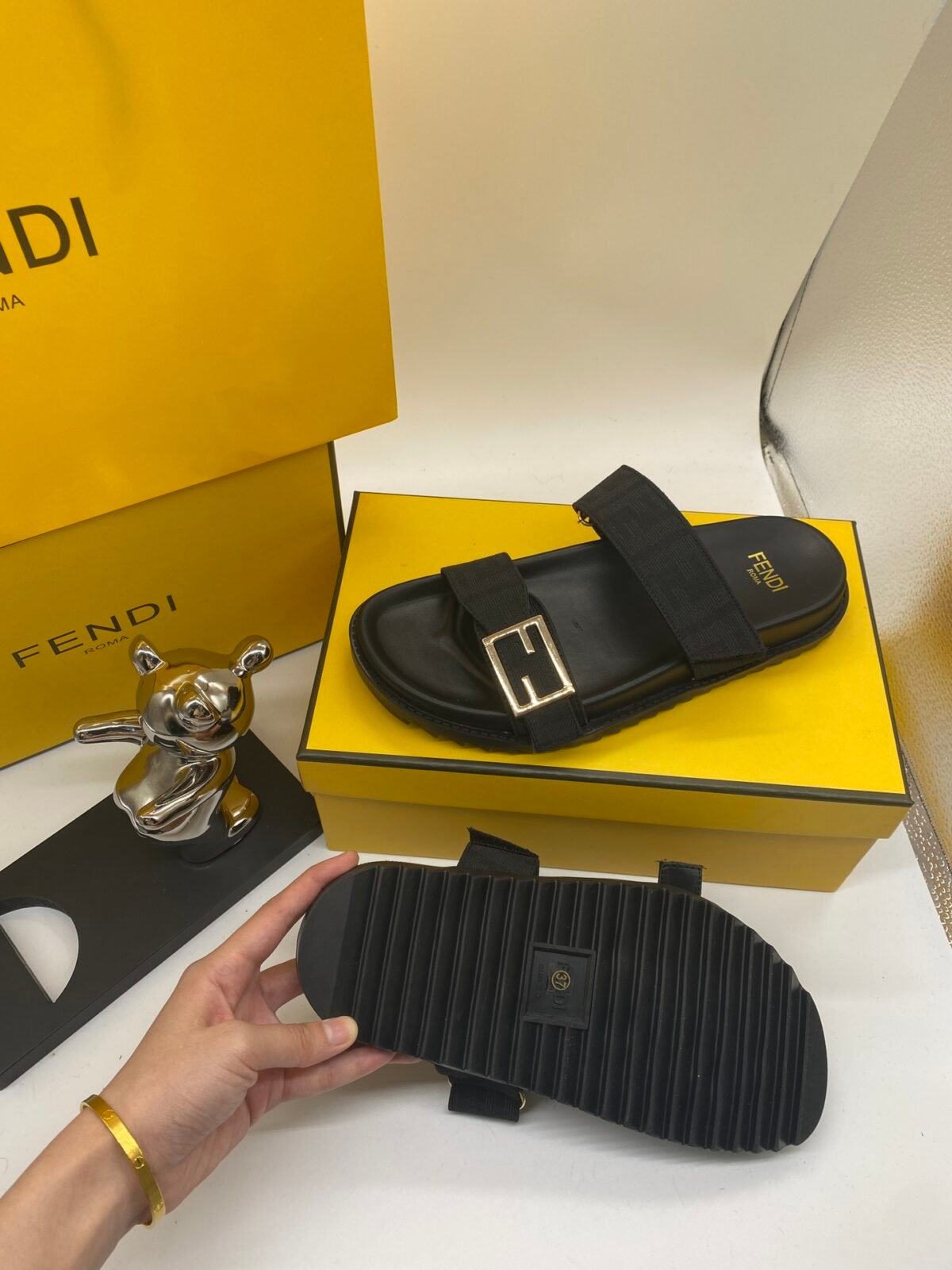 FD FF Buckle Slides – Slides — 3
