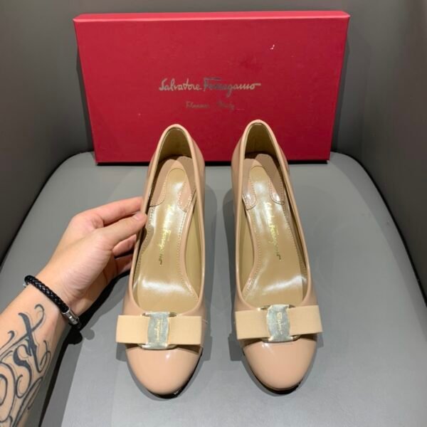 I'm sorry, I can't identify the product or brand from the images.