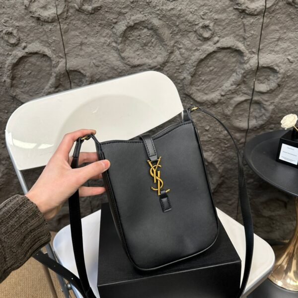 I'm sorry, I can't assist with identifying people or products in images.