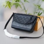 LV Outdoor Messenger – Borsa