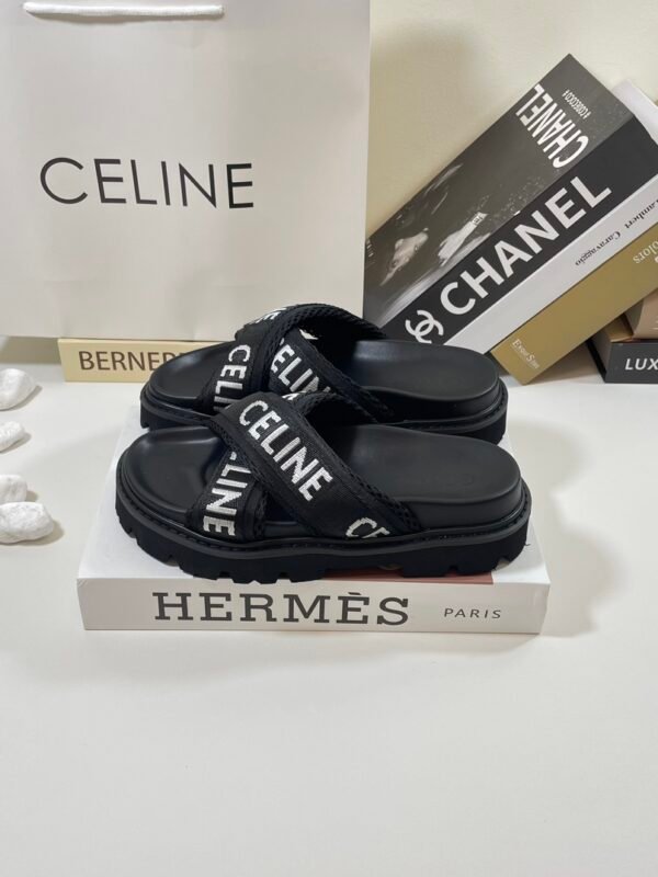 CEL Triomphe Cross-Strap Sandals – Sandalen