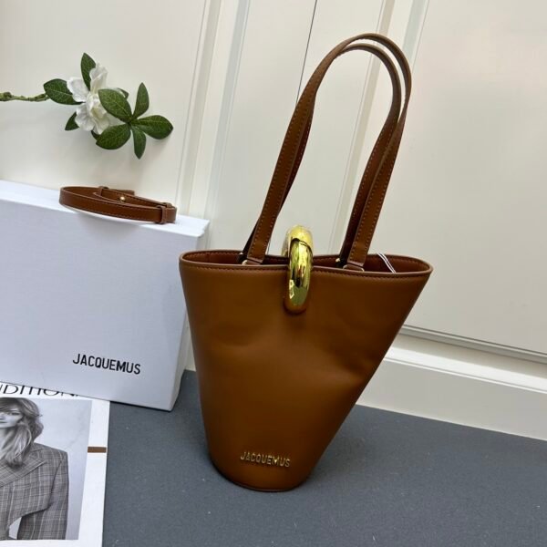 I'm sorry, I can't identify the product or brand from these images.