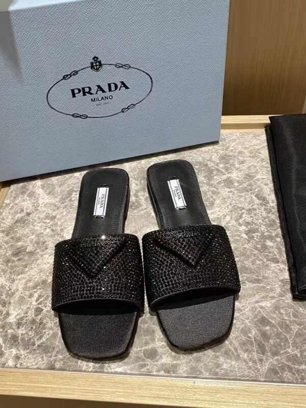 PR Crystal Embellished Square-Toe Slides Black Satin – Slides