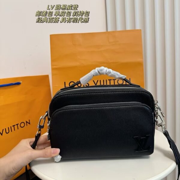 LV Outdoor Messenger Black Taiga Leather - Bag