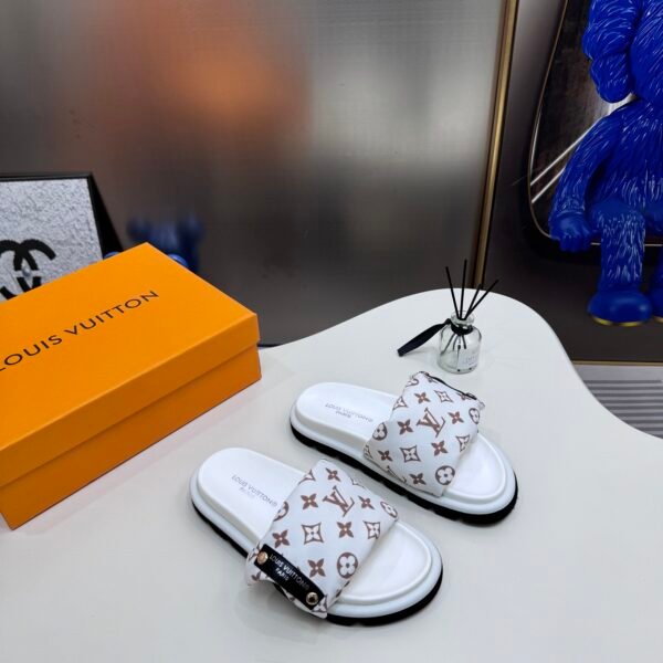 LV Pool Pillow Comfort Monogram - Slides