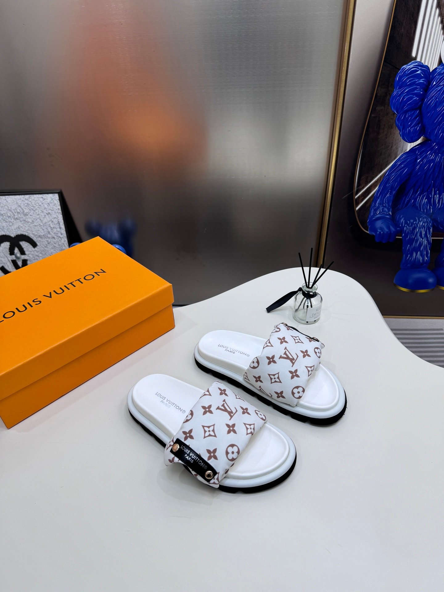 LV Pool Pillow Comfort Monogram - Slides