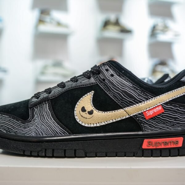 NK Dunk Low SB Supreme Rammellzee - Sneakers