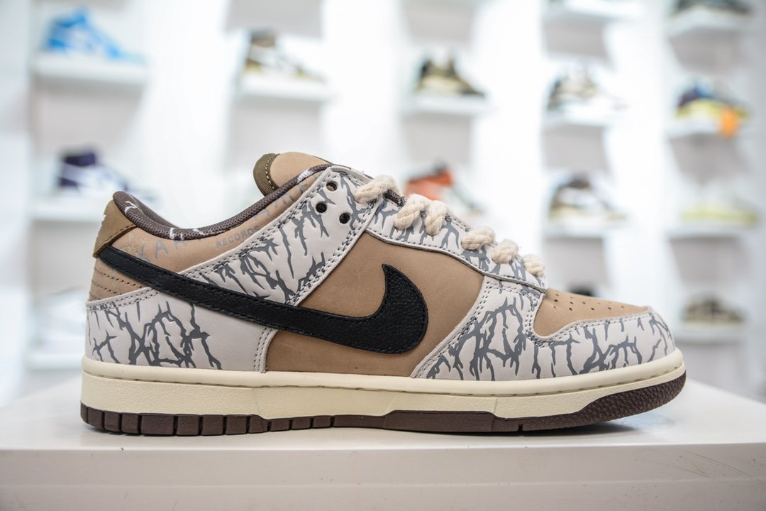 NK Dunk Low Pro SB Reese Forbes Hunter Brown/Beige - Sneakers - Image 3