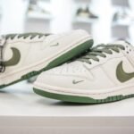 NK Dunk Low x GG – Sneakers – Beige