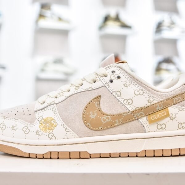 NK Dunk Low x GG Beige/Monogram - Sneakers